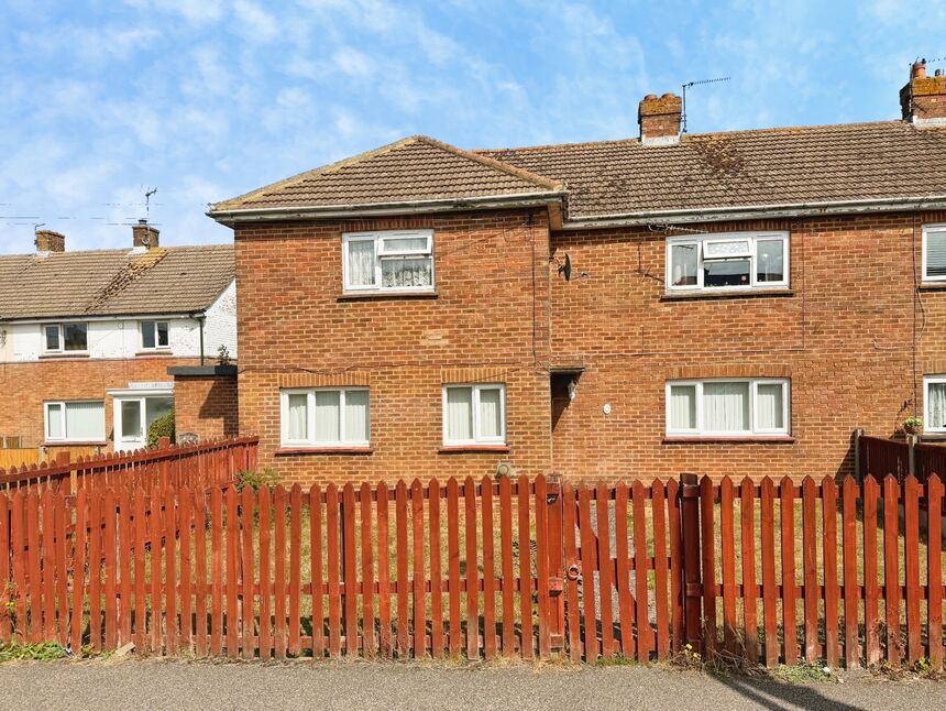 Main image of 2 bedroom Flat for sale, Dorman Avenue North, Aylesham, Kent, CT3