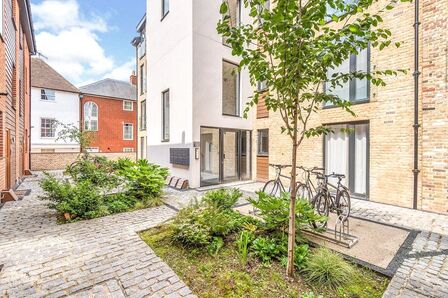 Stour Street, 2 bedroom  Flat to rent, £1,400 pcm