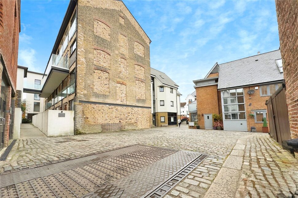 Main image of 3 bedroom Flat to rent, Stour Street, Canterbury, Kent, CT1