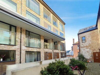 Stour Street, 2 bedroom Flat to rent, &pound;1,450 pcm