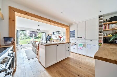 Railway Hill, 3 bedroom Detached Bungalow for sale, £650,000