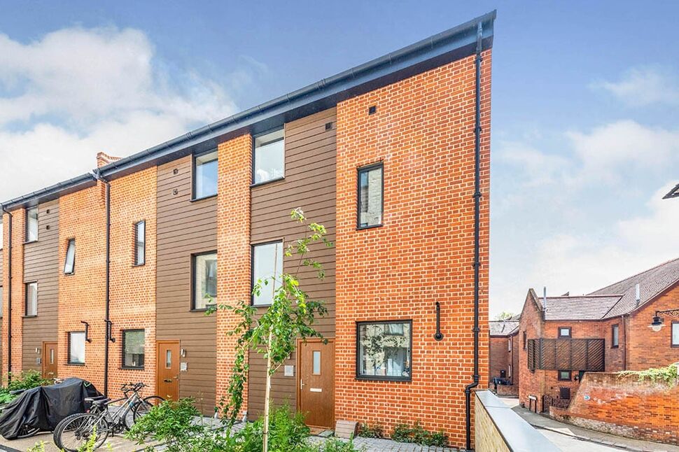 Main image of 3 bedroom End Terrace House to rent, Stour Street, Canterbury, Kent, CT1