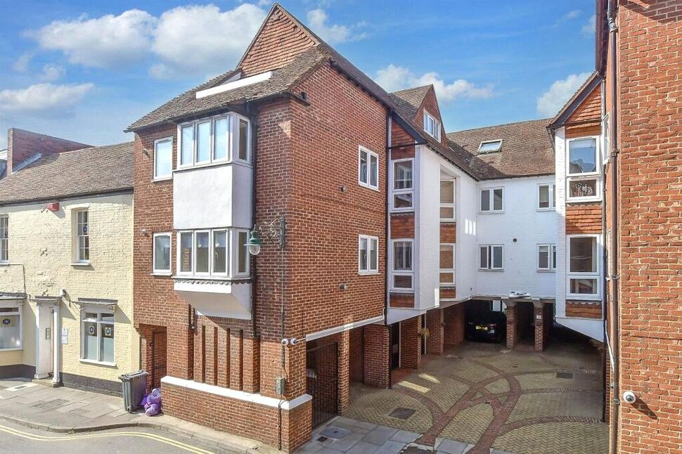 Main image of 2 bedroom Flat for sale, Stour Street, Canterbury, Kent, CT1