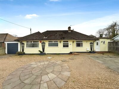 Ashford Road, 4 bedroom Detached Bungalow for sale, £450,000