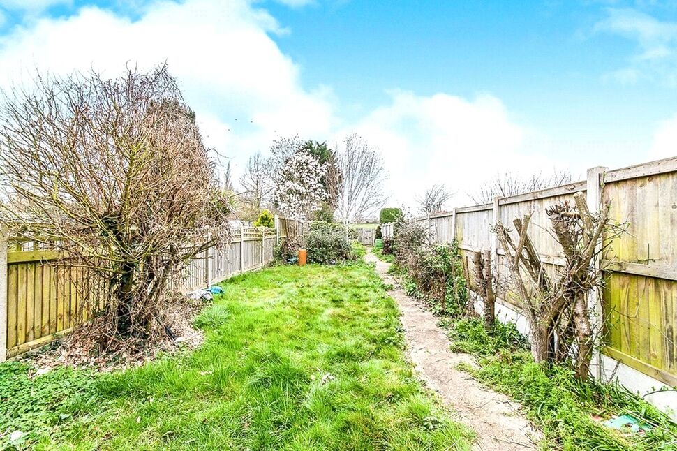 2 bedroom Mid Terrace House for sale, Jubilee Road, Littlebourne, CT3