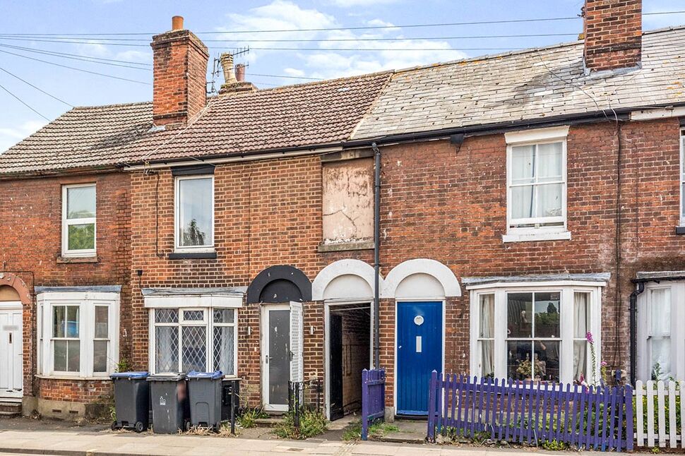 Main image of 3 bedroom Mid Terrace House to rent, Wincheap, Canterbury, Kent, CT1