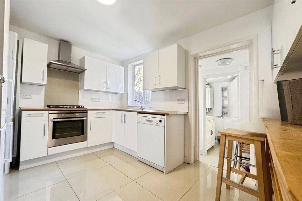 Main image of 3 bedroom Mid Terrace House to rent, Wincheap, Canterbury, Kent, CT1