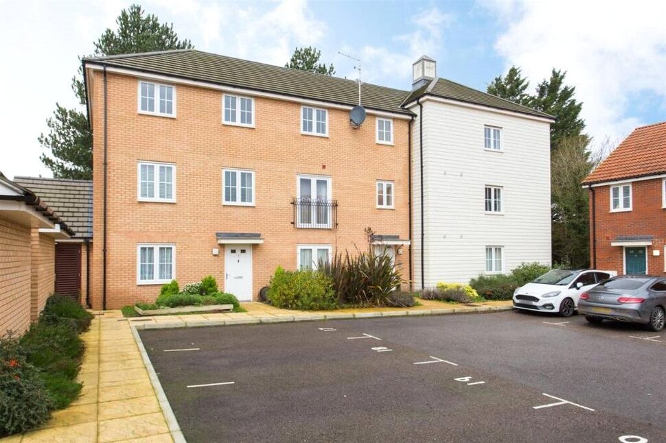 Main image of 2 bedroom Flat for sale, Realmwood Close, Canterbury, Kent, CT1