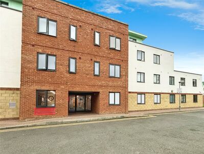 Parham Road, 1 bedroom  Flat for sale, £25,000