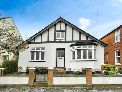 Cherry Garden Road, 4 bedroom Detached Bungalow for sale, £590,000