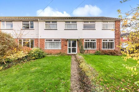 3 bedroom Mid Terrace House for sale