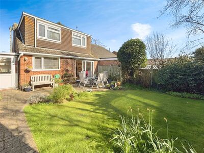 5 bedroom Semi Detached Bungalow for sale