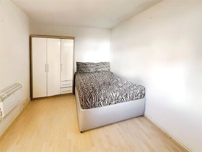 Rhodaus Close, 1 bedroom  Flat to rent, £950 pcm