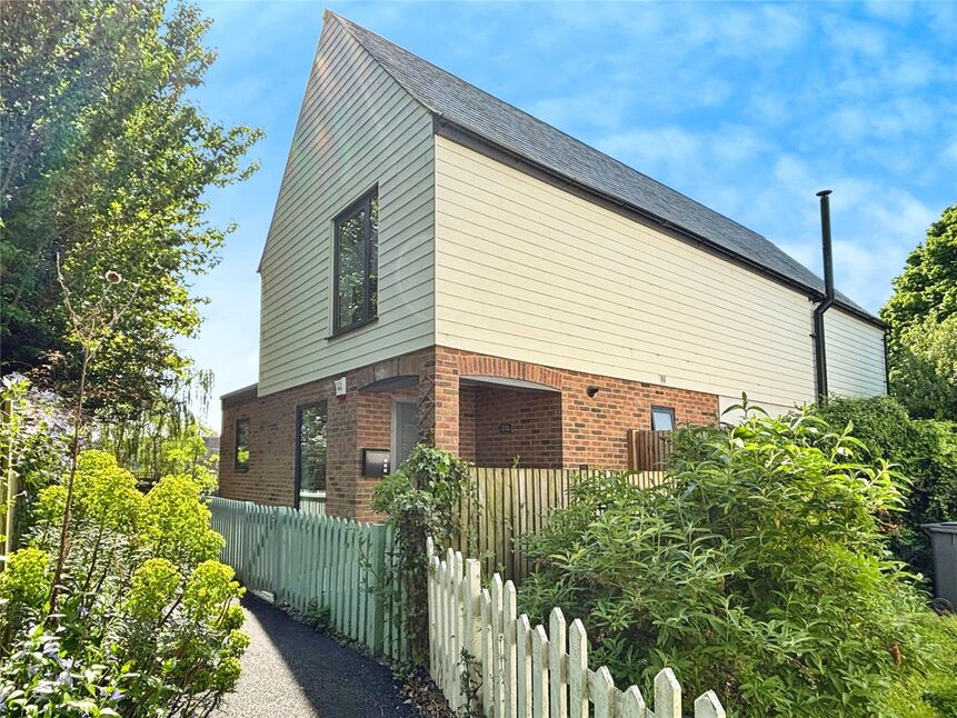Main image of 3 bedroom Detached House for sale, Park Lane, Preston, Kent, CT3