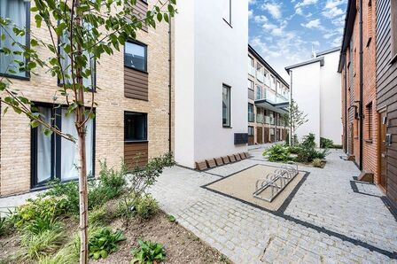 Stour Street, 2 bedroom  Flat to rent, £1,450 pcm