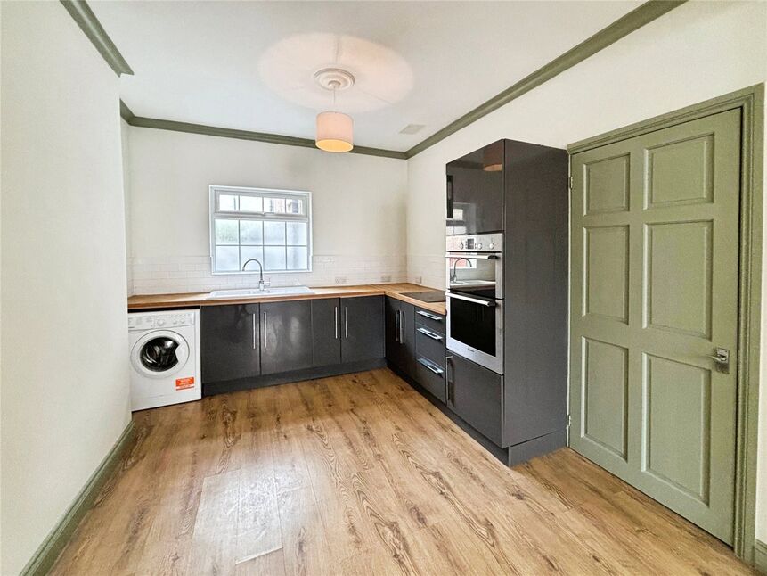 Main image of 1 bedroom End Terrace House for sale, Sea View Square, Herne Bay, Kent, CT6
