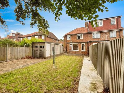 Mandeville Road, 3 bedroom Semi Detached House for sale, £375,000