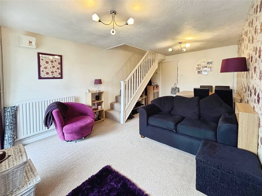 Main image of 2 bedroom Mid Terrace House for sale, Market View, Market Place, Canterbury, CT3