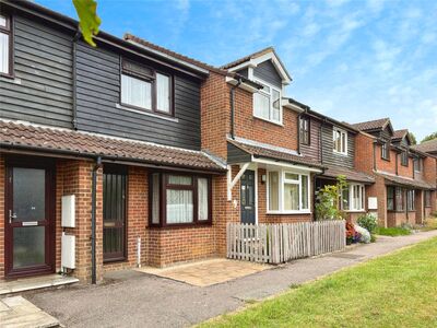 2 bedroom Mid Terrace House for sale