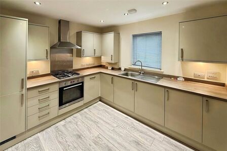 Farleigh Road, 3 bedroom Property to rent, &pound;1,450 pcm