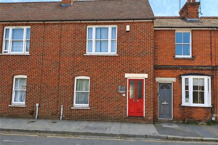 2 bedroom Mid Terrace House for sale