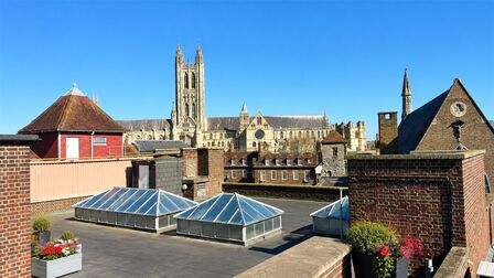 Canterbury Lane, 3 bedroom Flat to rent, &pound;1,600 pcm