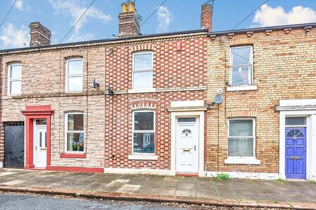 2 bedroom Mid Terrace House to rent