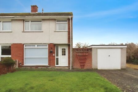 Stonehouse Park, 3 bedroom Semi Detached House to rent, &pound;900 pcm