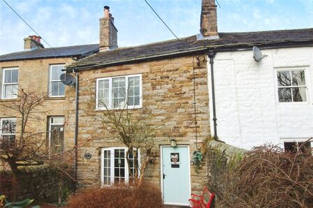 3 bedroom End Terrace Property to rent