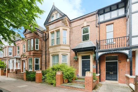Warwick Road, 7 bedroom  House for sale, £250,000