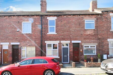 Priory Road, 2 bedroom Mid Terrace House to rent, £625 pcm