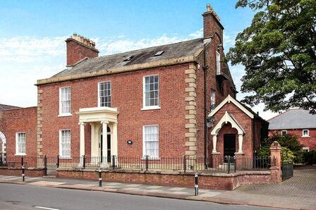 2 bedroom  Flat for sale