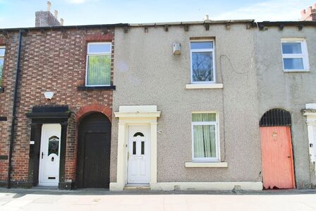 3 bedroom Mid Terrace House for sale