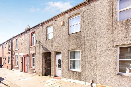 3 bedroom Mid Terrace House for sale