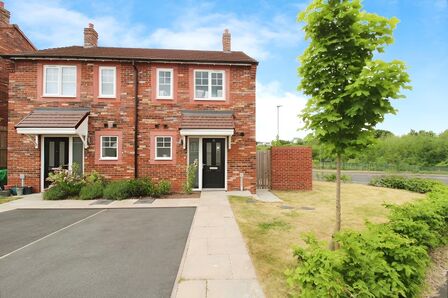 Swann Lane, 2 bedroom Semi Detached House for sale, £56,000