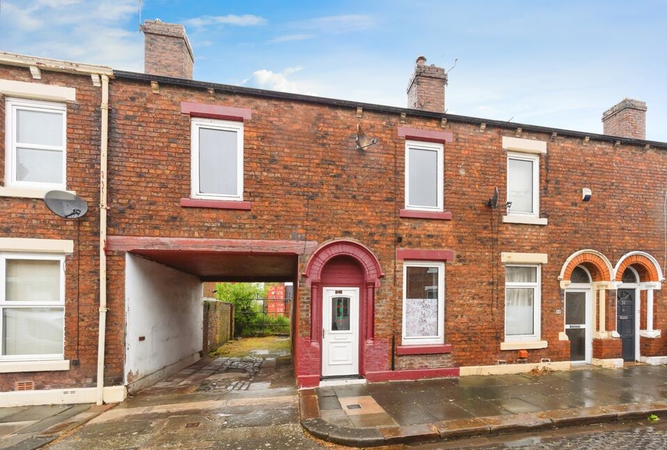 2 bedroom Mid Terrace House for sale