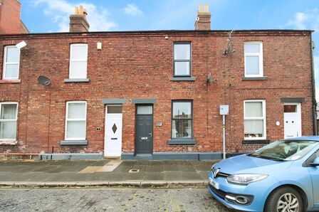 2 bedroom Mid Terrace House to rent