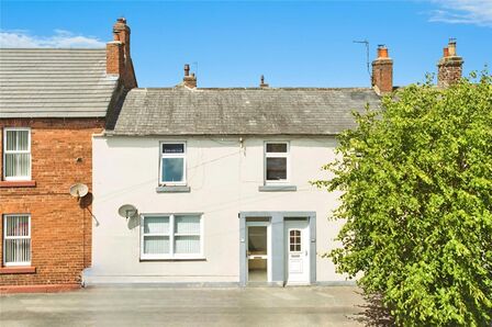 3 bedroom Mid Terrace House for sale
