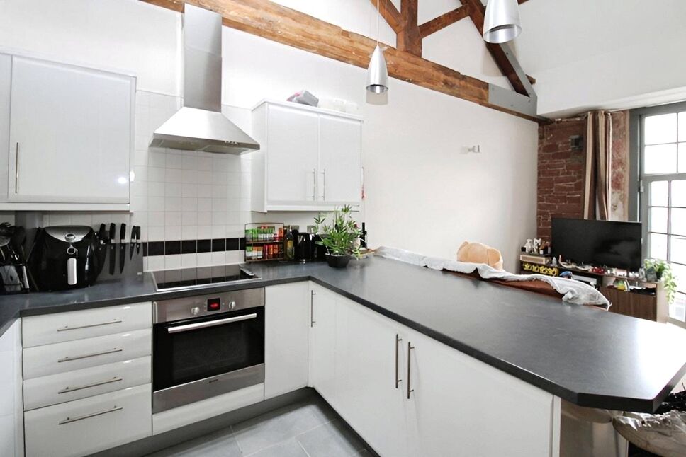 Kitchen / Living Room