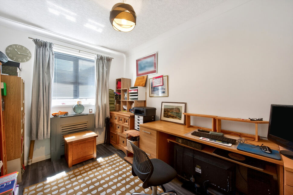 Bedroom 3 / Study