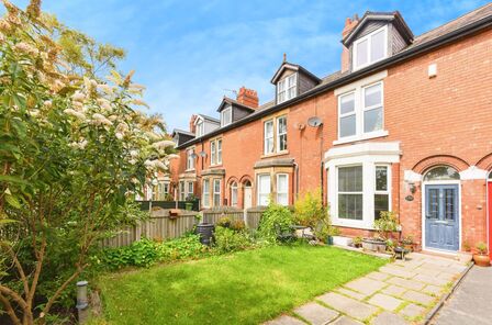 3 bedroom Mid Terrace House for sale