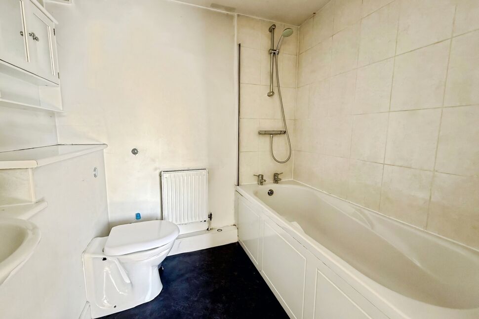 En-Suite Bathroom