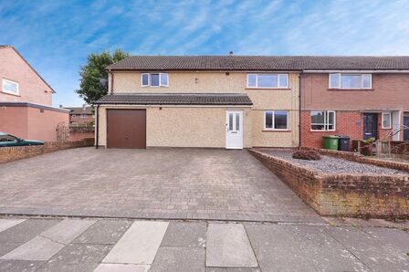 4 bedroom End Terrace House for sale