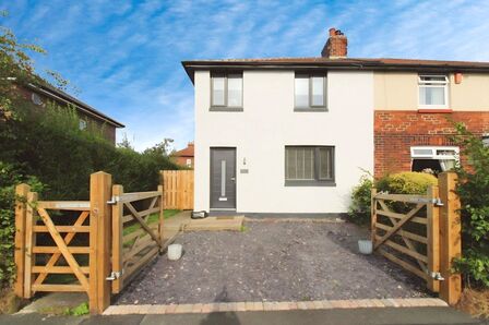 Buchanan Road, 3 bedroom Semi Detached House to rent, £850 pcm