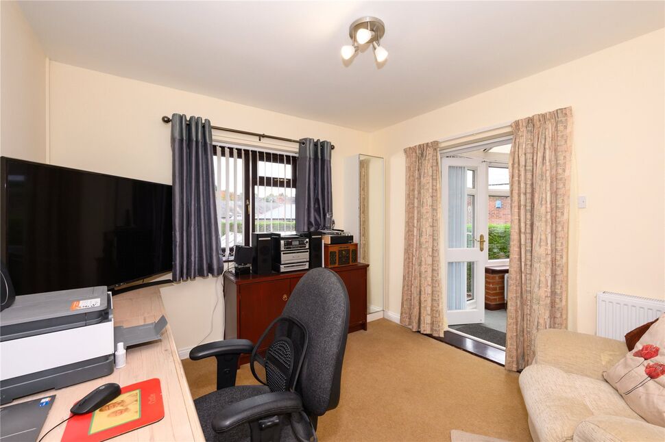 Bedroom 2 / Study