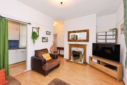 1 bedroom  Flat for sale