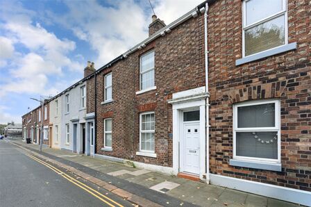 3 bedroom Mid Terrace House for sale