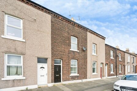 3 bedroom Mid Terrace House for sale
