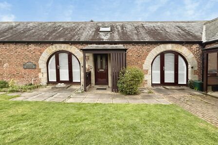 2 bedroom Mid Terrace House for sale