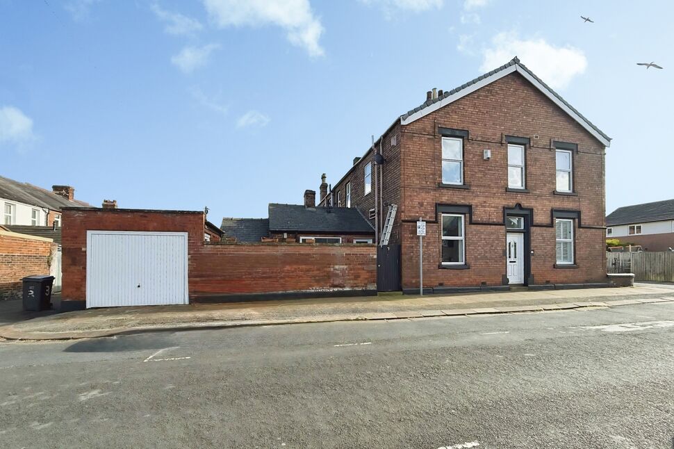 3 bedroom End Terrace House for sale